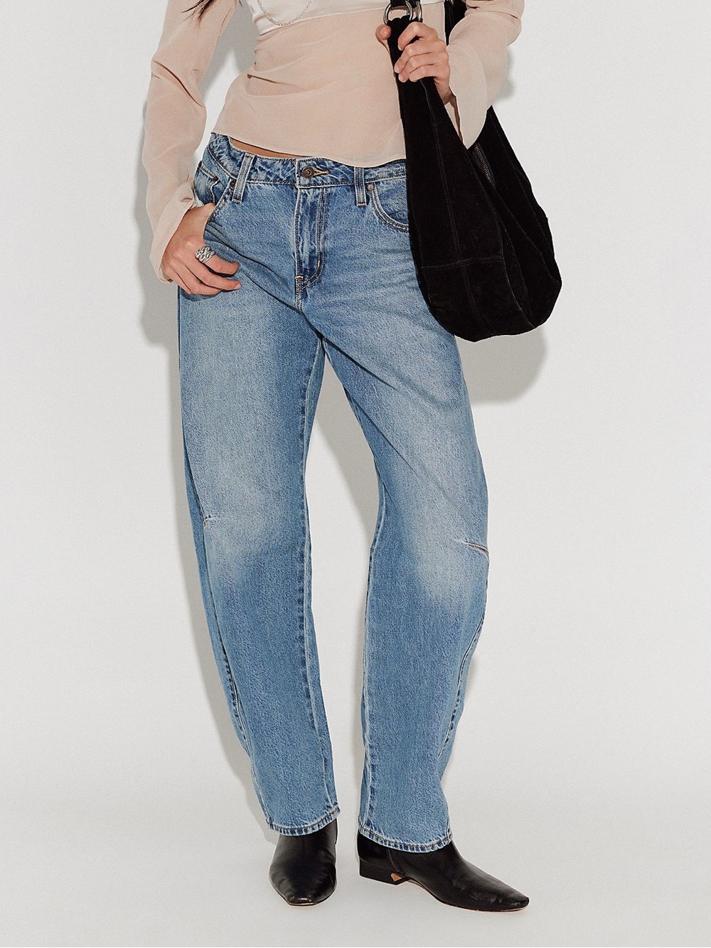 Levi’s Baggy Dad Barrel Jean - Picture 3 of 4